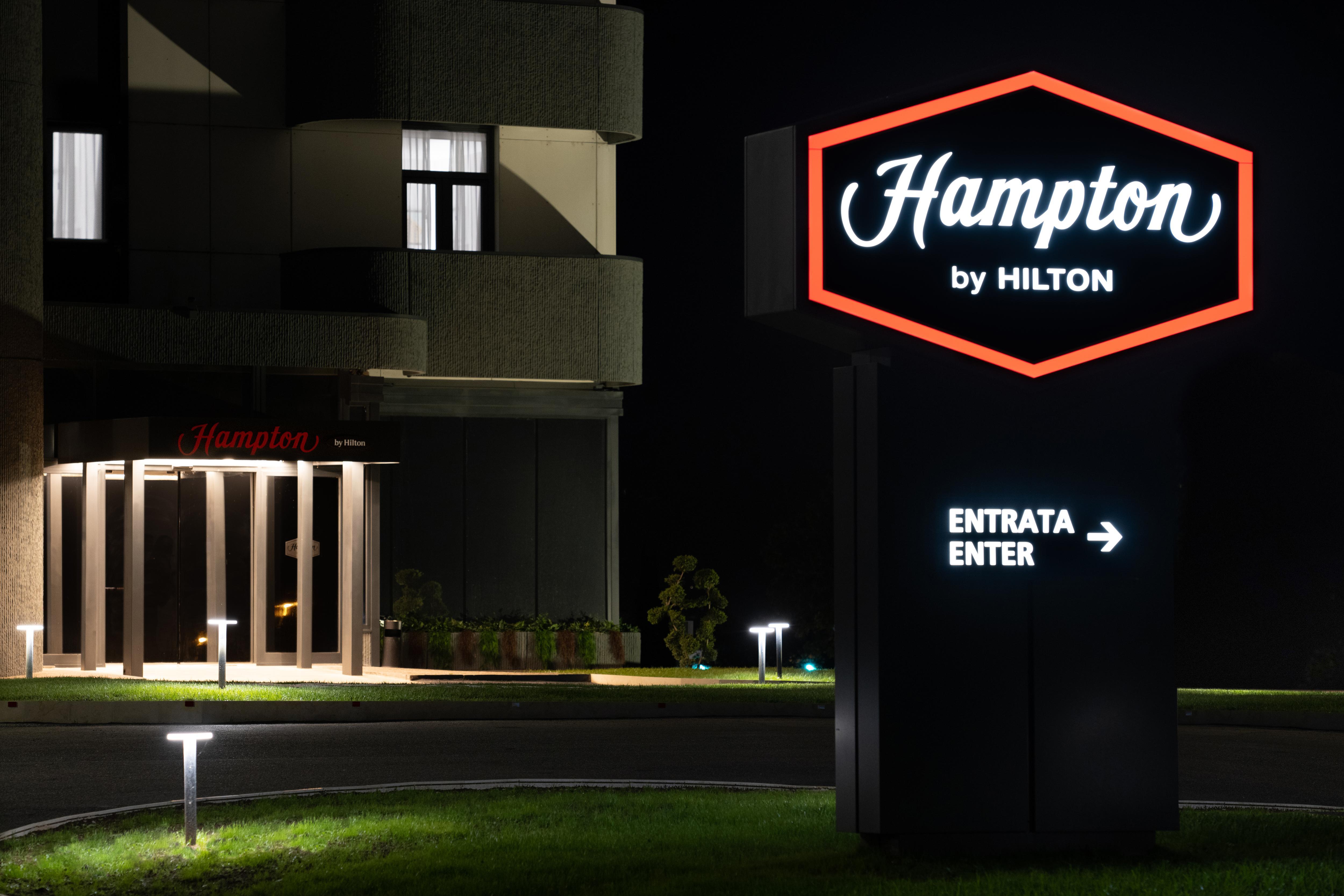Hampton By Hilton Rome North ฟิอาโน โรมาโน ภายนอก รูปภาพ